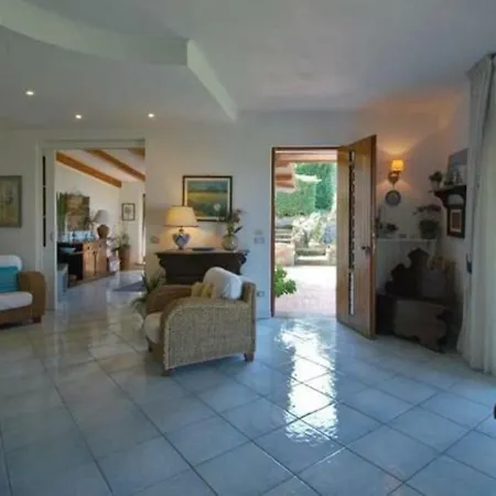 ヴィラ La Violetta