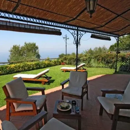 ヴィラ La Violetta *